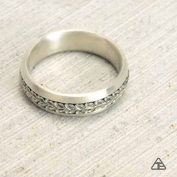 Hawthorne: Hand Engraved Band / Ring Size 9